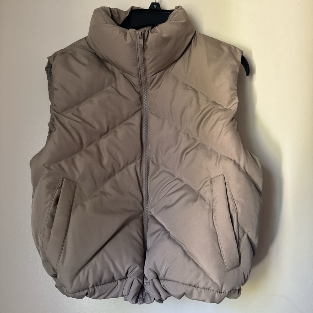 NA-KD Puffer Vest in Taupe